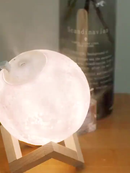 Umidificador Luminária + Essências Abajur 2em1 900ml Lua 3d Vaporizador de Ambiente Difusor De Ar