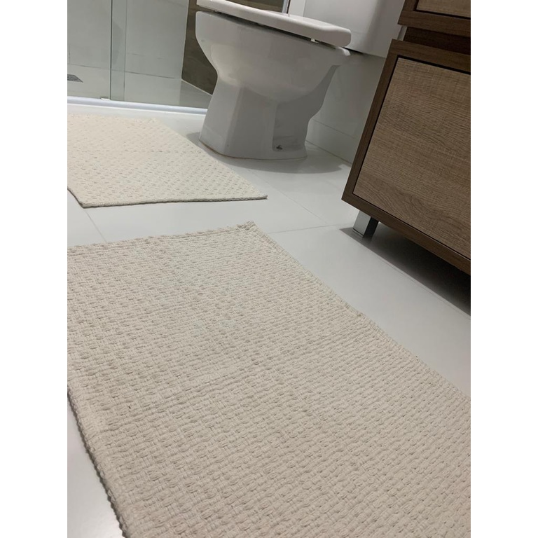 Tapete para banheiro com 02 peças. 100% algodão. Prático, Pode ser lavado na máquina!